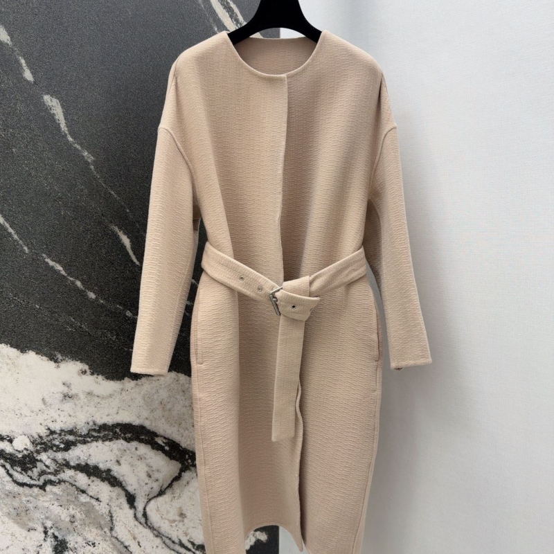 chr1st1an D10r outwear